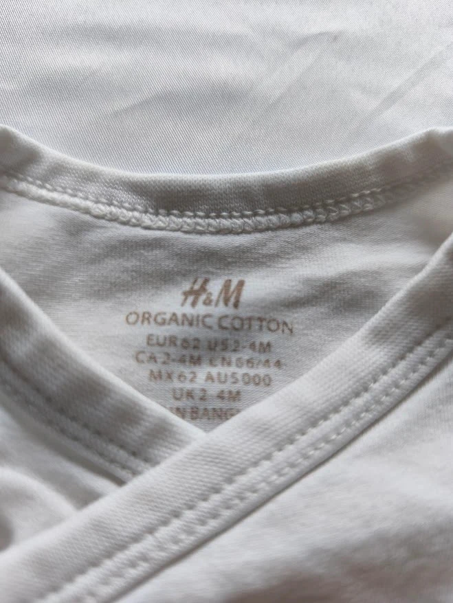 H&amp;M 3-month white short-sleeved newborn crossover body – photo 2